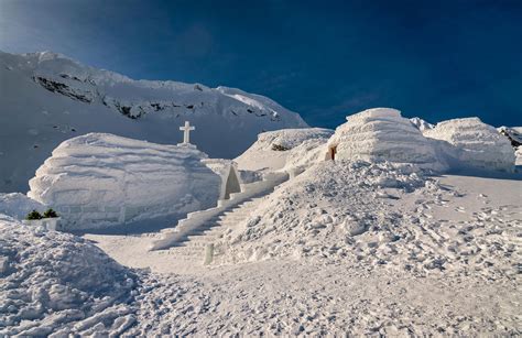 ice hotels in romania|Hotel Of Ice Romania In The Fagaras Mountains.